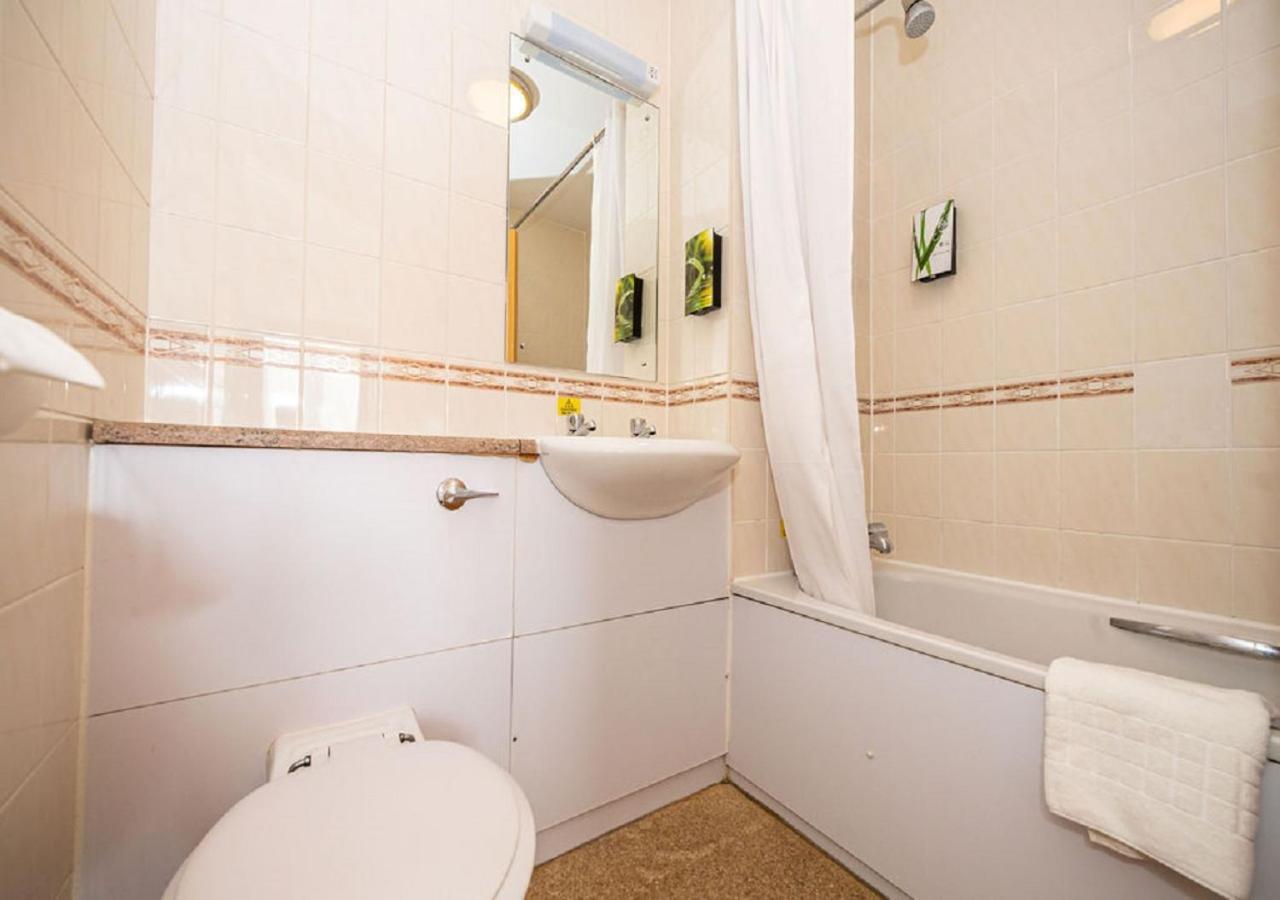 Stables Inn, Aintree Hotel